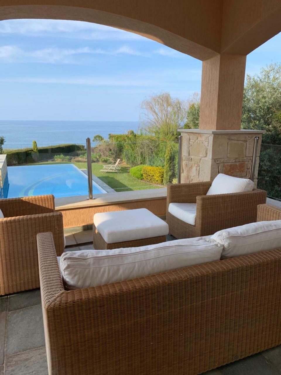 Beach Villa Olivia Neo Chorio Exterior photo